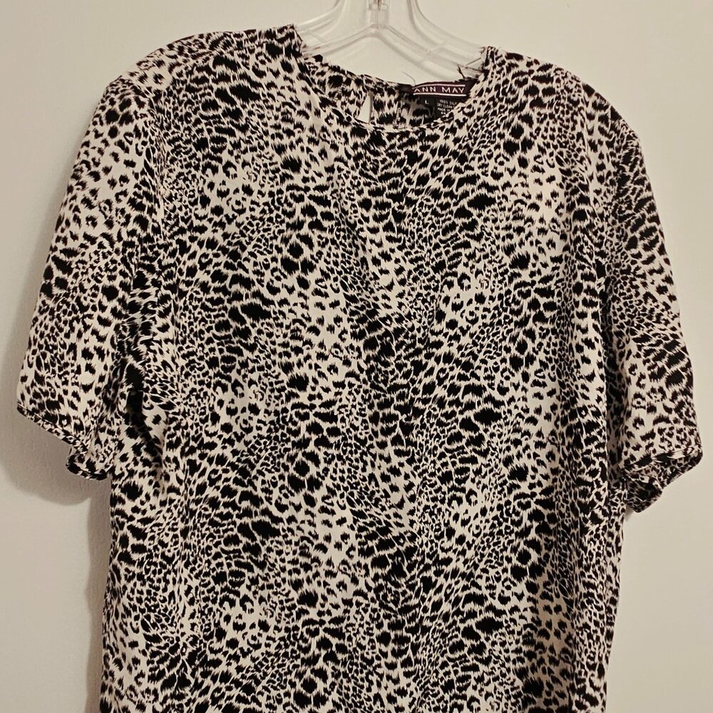 Black and Ivory Boxy Blouse with Short Sleeves